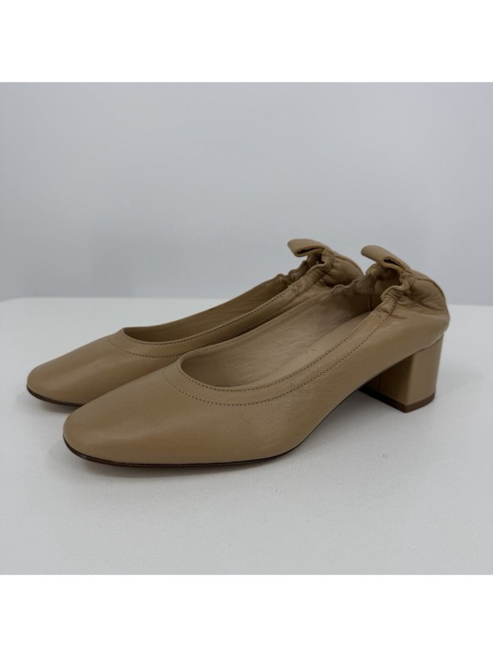 Everlane Italian Leather Day Heel Light Taupe 5.5 Women's Elastic Back Comfort